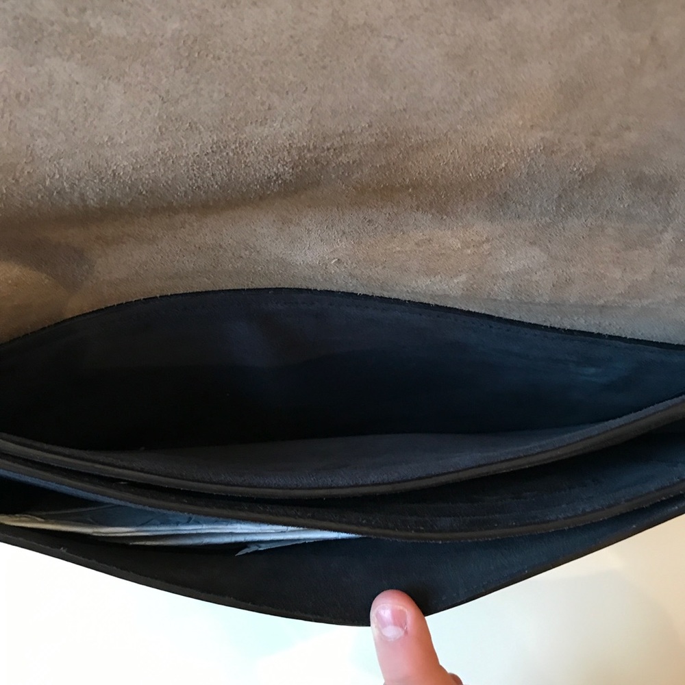 Celine *Guaranteed Authentic* Medium Shoulder Bag… - image 3